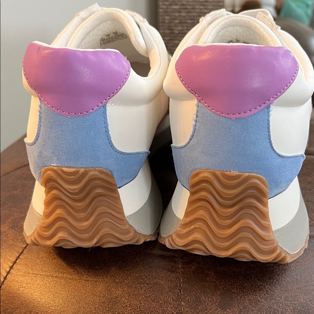 Franco Sarto White and Cream Sneakers with Pastel Accents 9.5sz - Picture 3 of 8